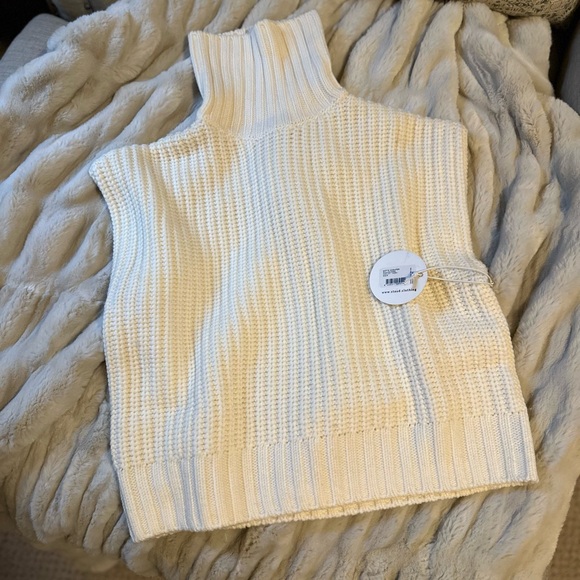 NWT | STAUD ‘Bette’ Sweater in Ivory - Picture 7 of 15